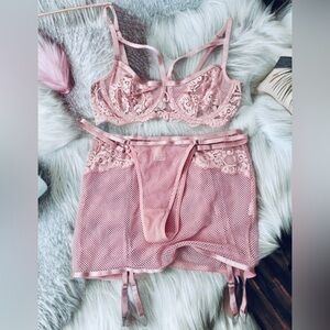 Elegant Pink Lace & Mesh Lingerie Set